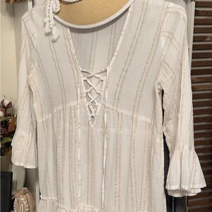 Blue Island White Lace-Up Blouse & Sun N Sand Beach Hat